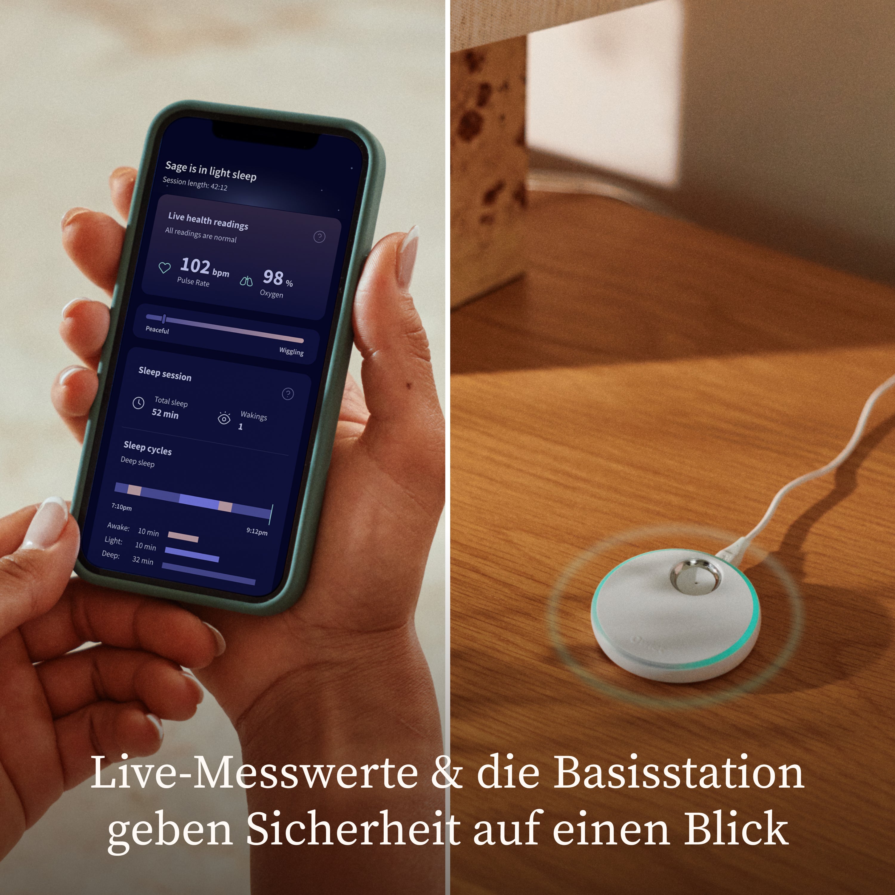 Eine Hand hält ein Smartphone, auf dem Schlafgesundheitsdaten angezeigt werden, neben der kompakten, runden Ladestation des Owlet Dream Sock mit Ersatzsocke auf einem Holztisch. Der deutsche Text lautet: „Live-Messwerte & die Basisstation geben Sicherheit auf einen Blick.“ Marke: Owletcare.de.